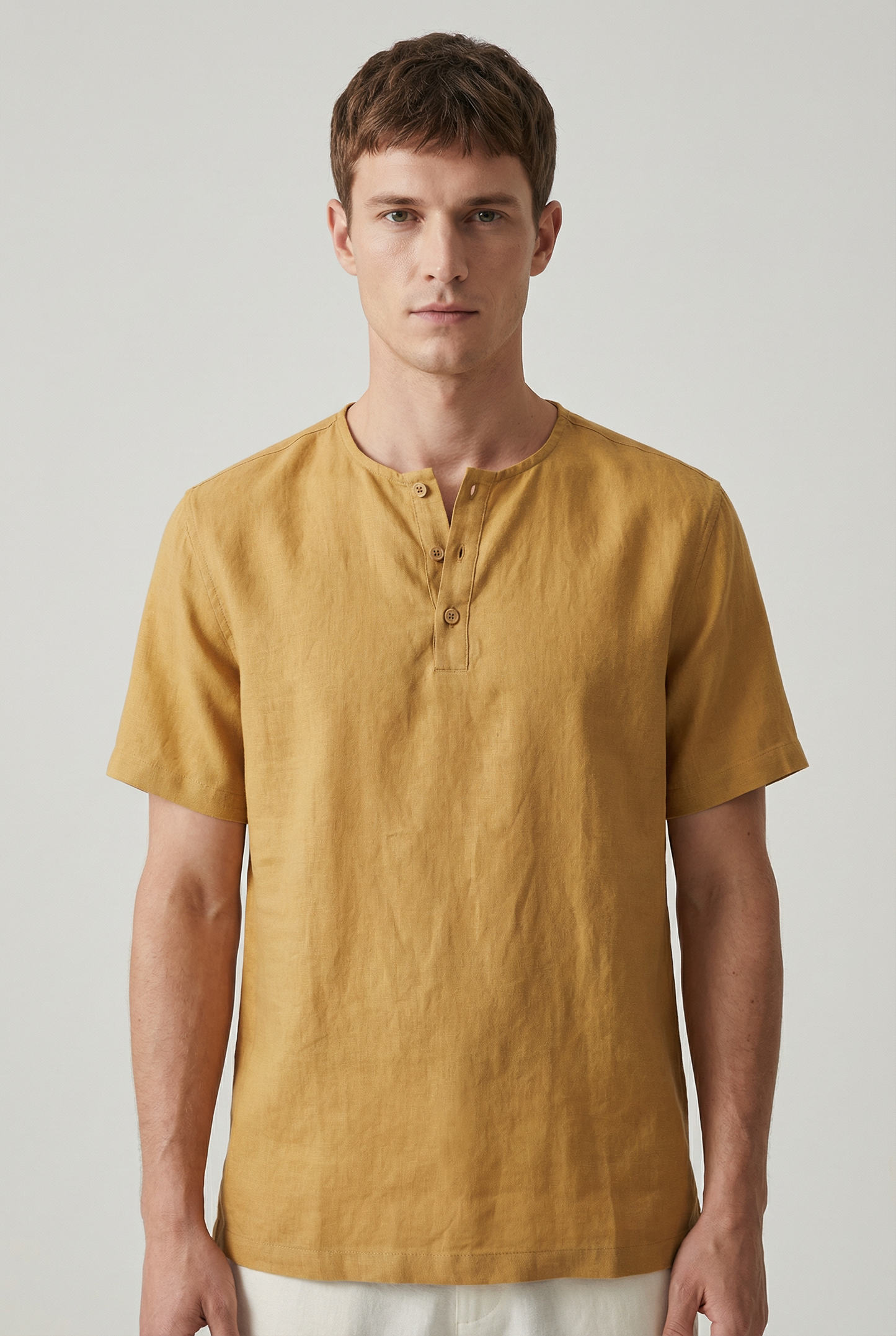 T-shirt pour homme dans une teinte ocre