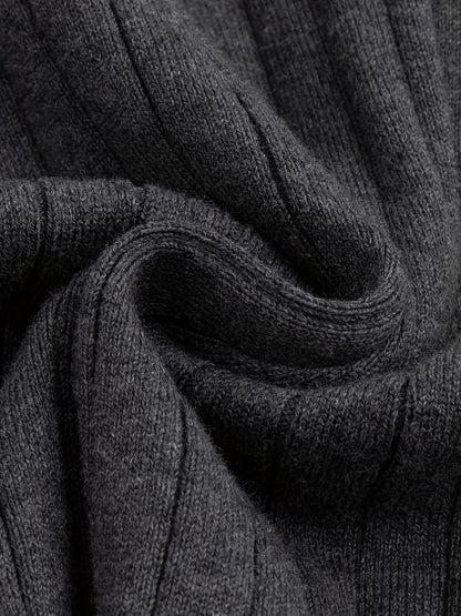 Pull pour homme dans une teinte gris foncé