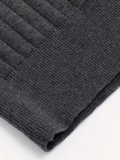 Pull pour homme dans une teinte gris foncé